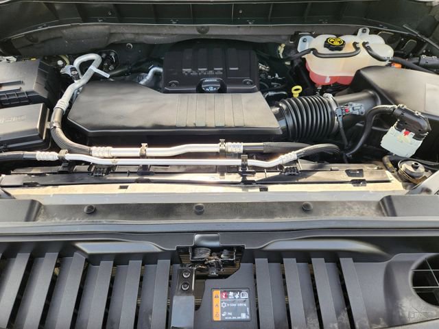 Used 2023 Chevrolet Silverado 1500 LT AWD/4WD image 31