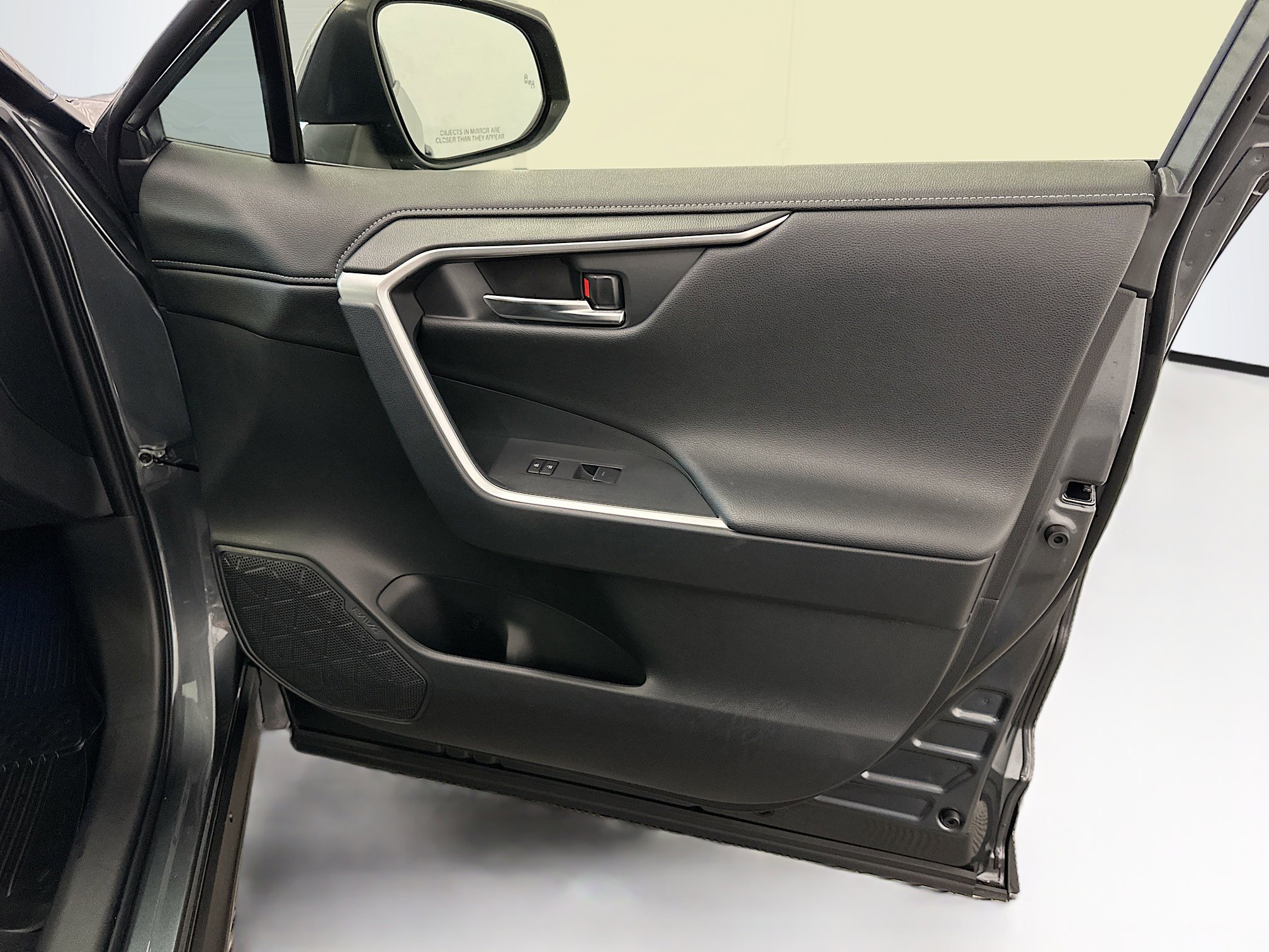 Used 2023 Toyota RAV4 Limited image 35