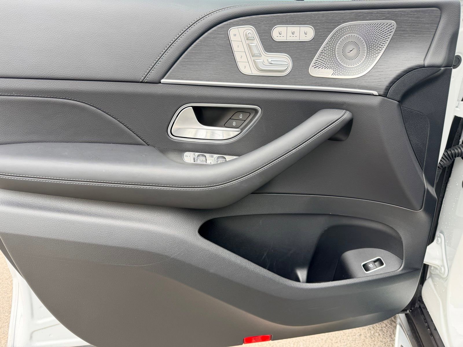 Used 2026 Mercedes-Benz GLS 580 4MATIC image 17