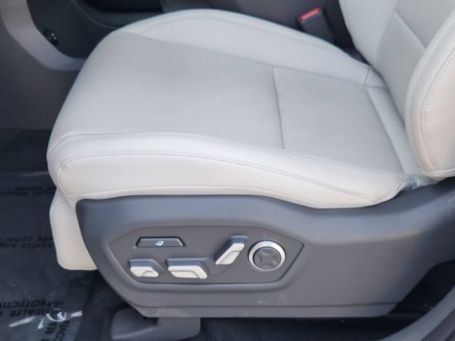 Used 2025 Hyundai Santa Fe Calligraphy FWD image 17