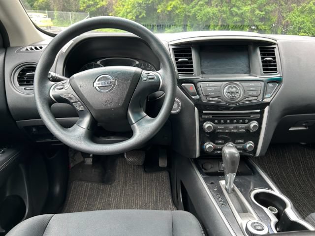 Used 2018 Nissan Pathfinder S AWD/4WD image 11