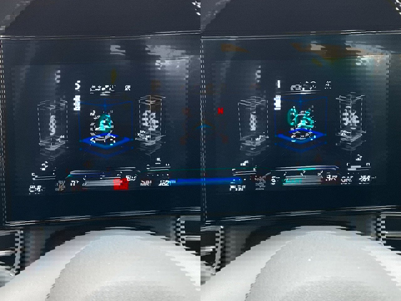 Used 2025 Hyundai Elantra SEL image 22