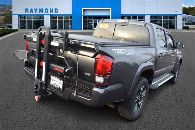 Used 2019 Toyota Tacoma TRD Sport image 3