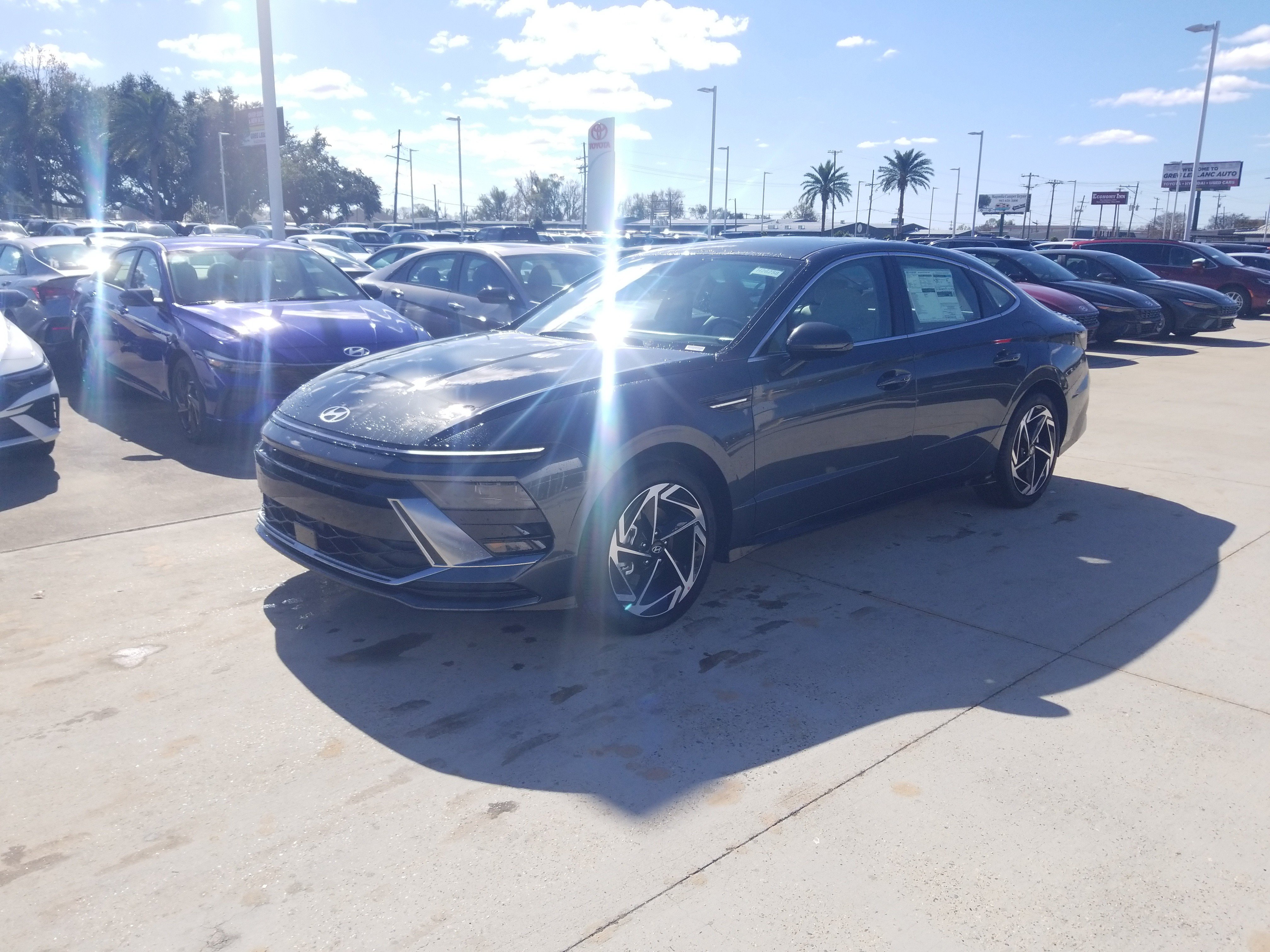 New 2026 Hyundai Sonata SEL FWD image 3