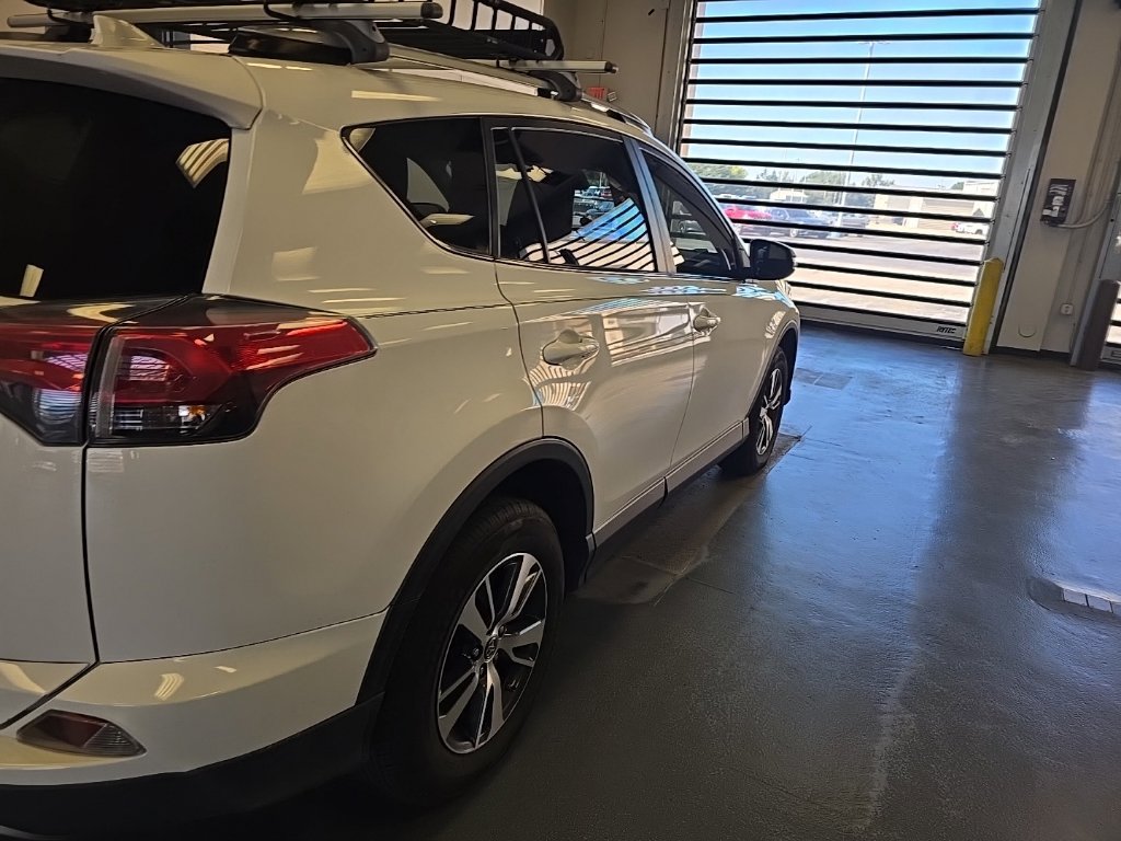 Used 2017 Toyota RAV4 XLE FWD image 4