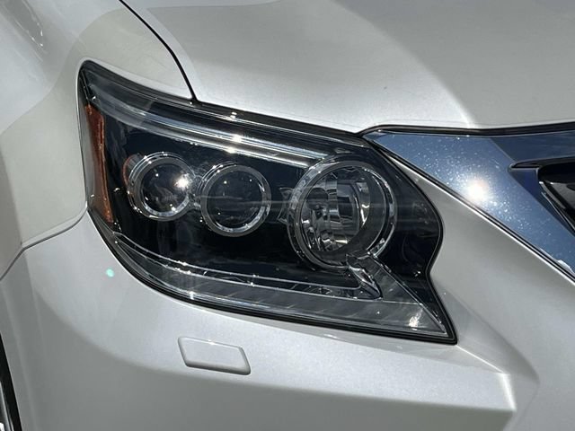 Used 2017 Lexus GX 460 AWD/4WD image 9