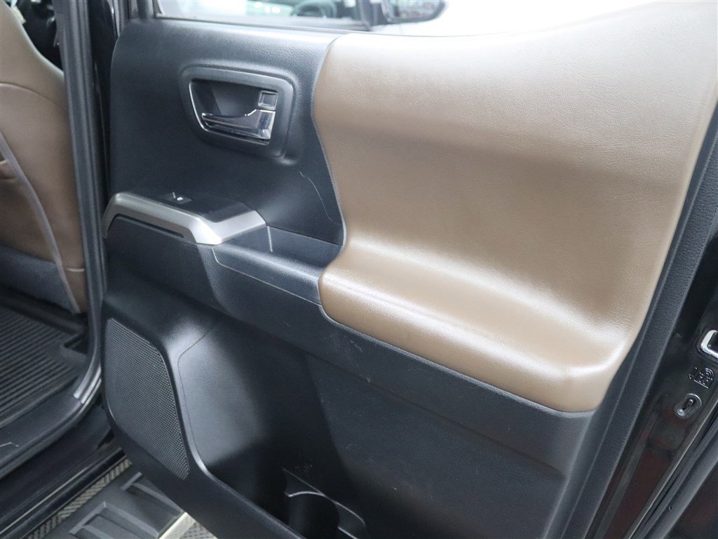 Used 2021 Toyota Tacoma Limited AWD/4WD image 21