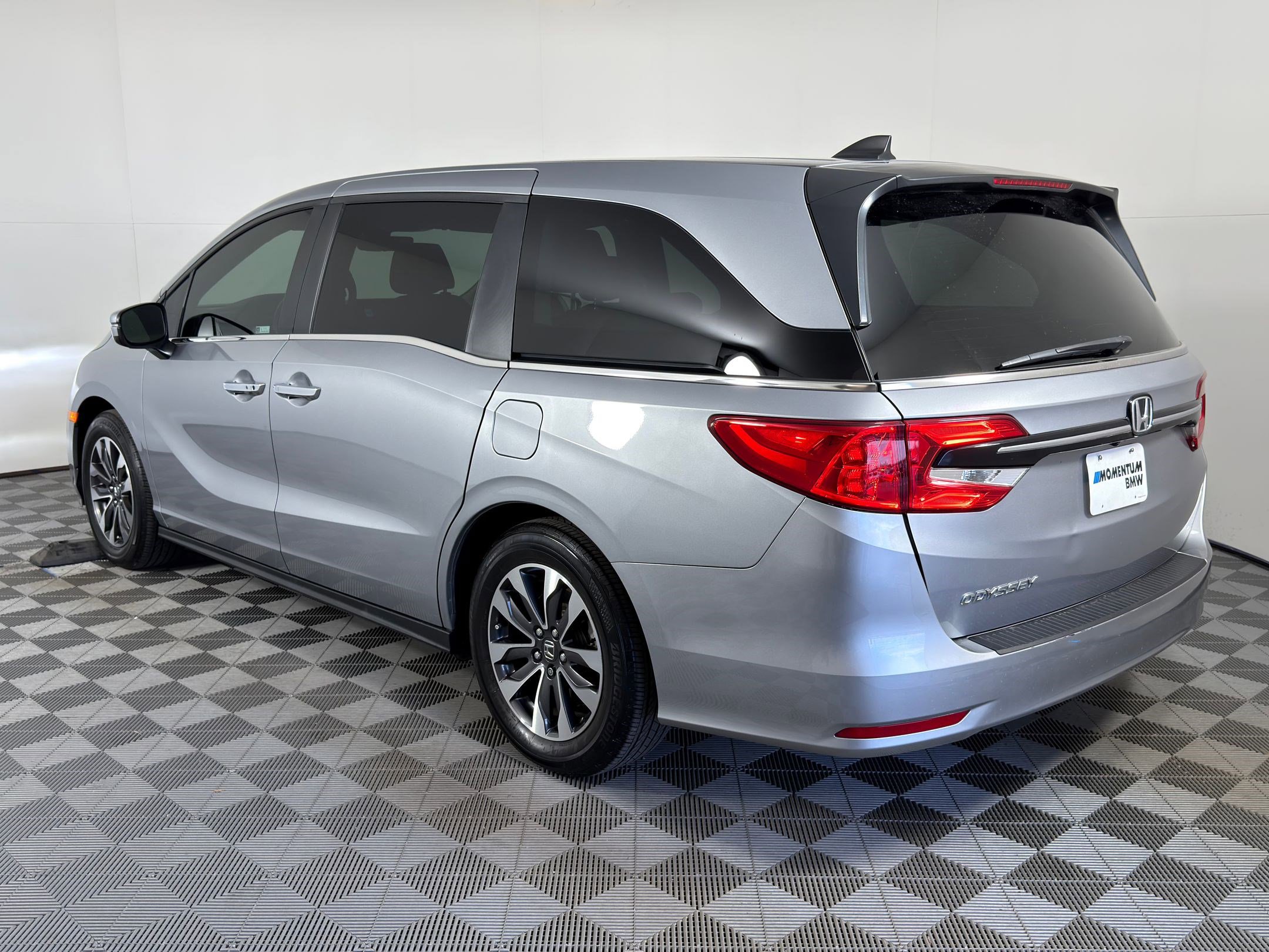 Used 2023 Honda Odyssey EX-L image 3