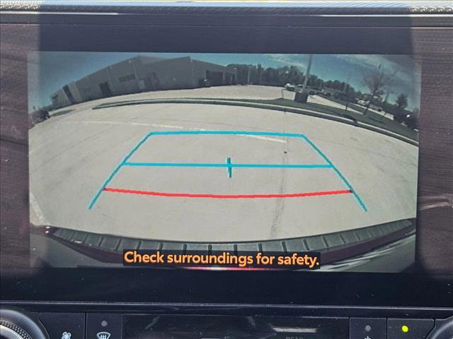 Used 2024 Toyota Highlander XSE FWD image 11
