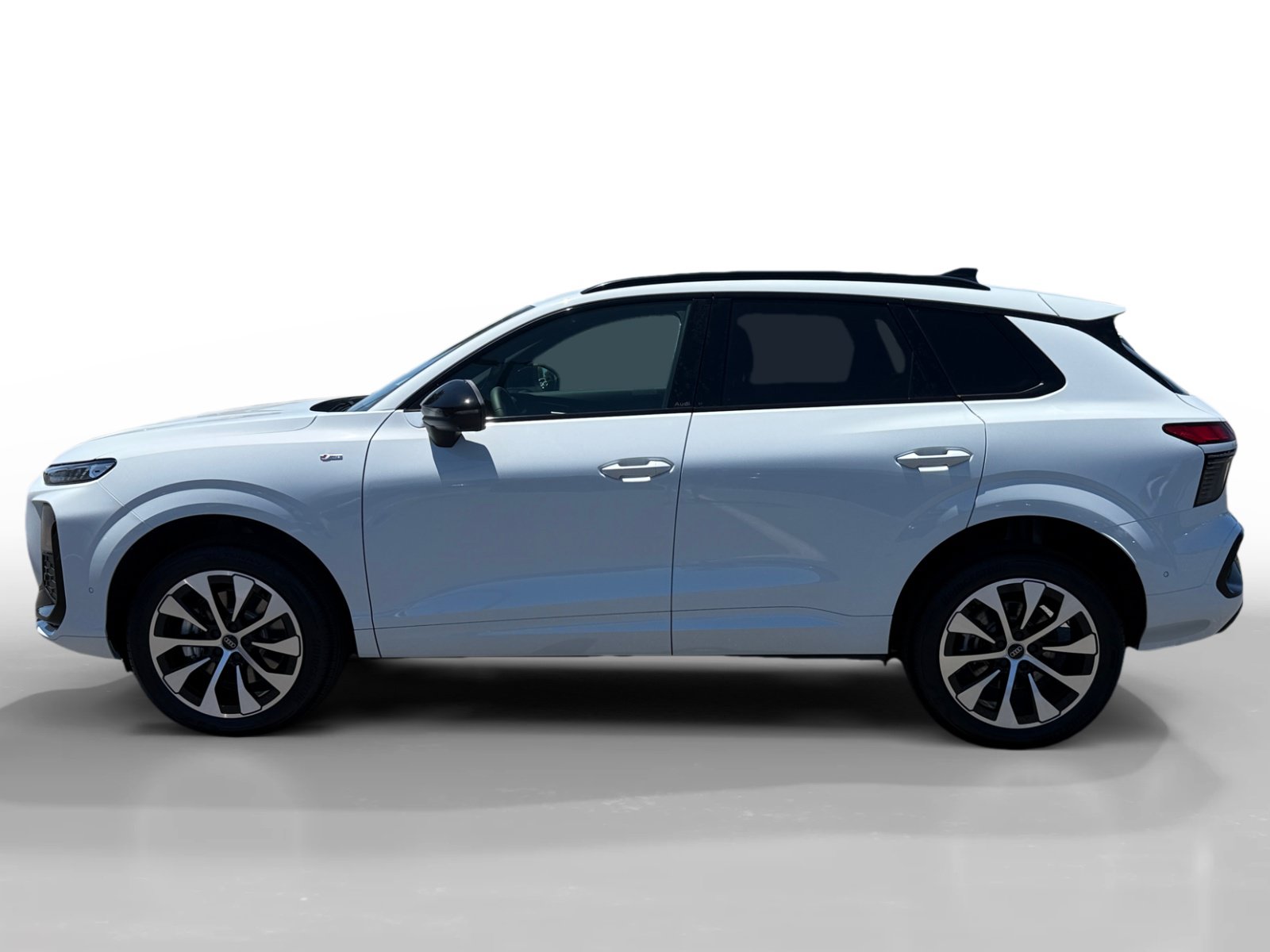 New 2026 Audi Q3 quattro 2.0T AWD/4WD image 2