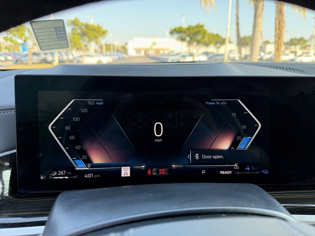 Used 2025 BMW X5 xDrive50e image 18