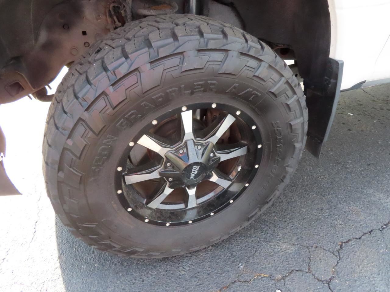 Used 2017 Ford F250 Platinum w/ Platinum Ultimate Package AWD/4WD image 11