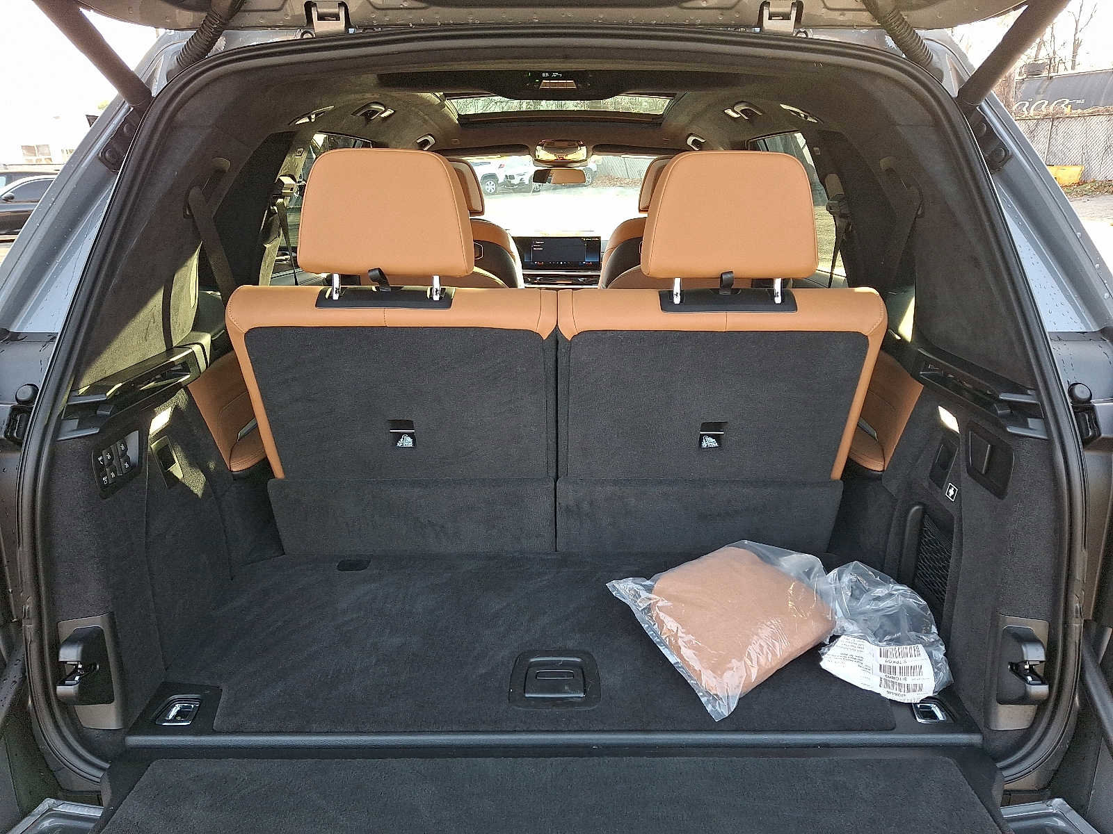 Used 2024 BMW X7 xDrive40i w/ M Sport Package image 30