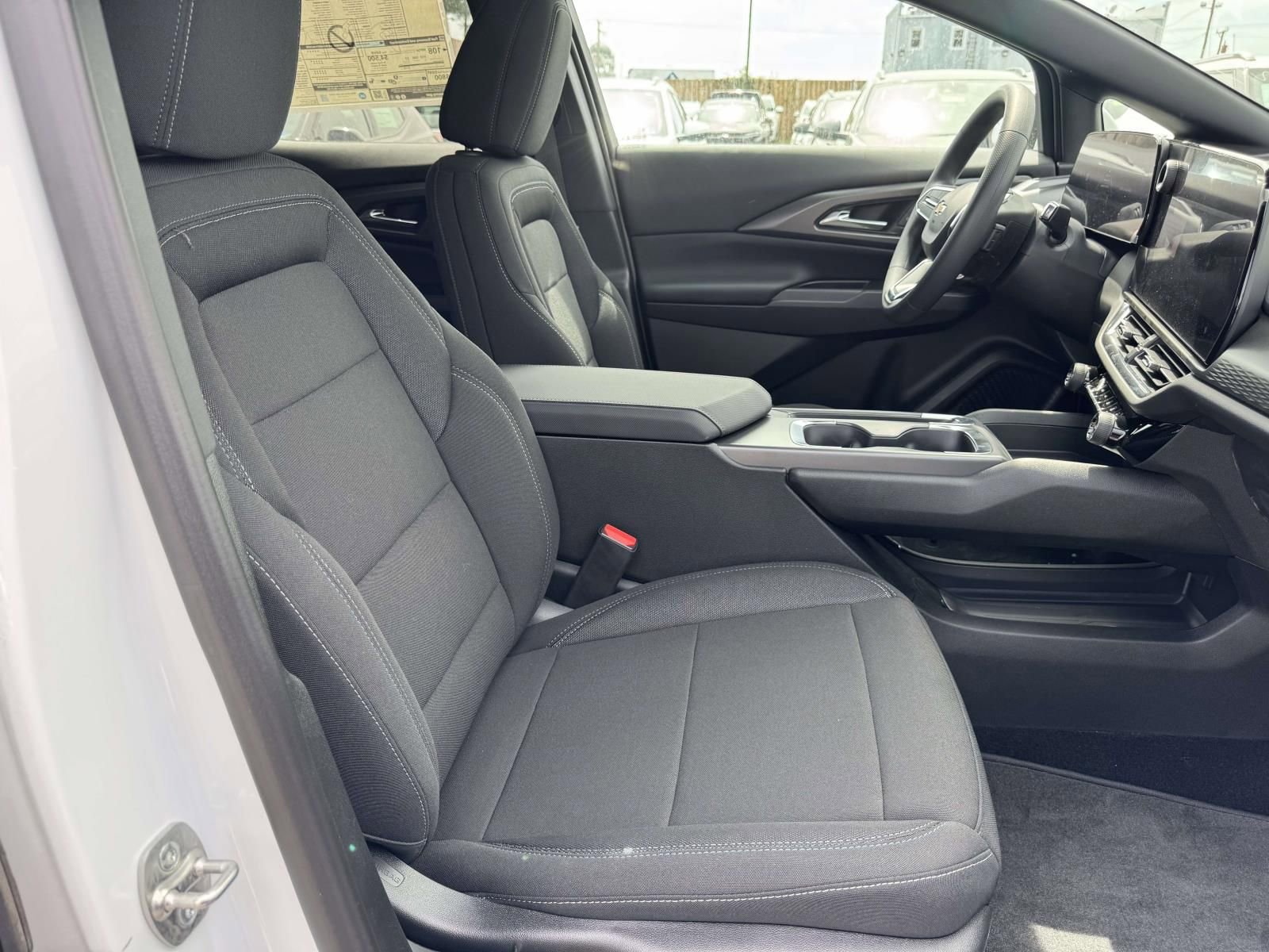 New 2026 Chevrolet Equinox EV LT image 29