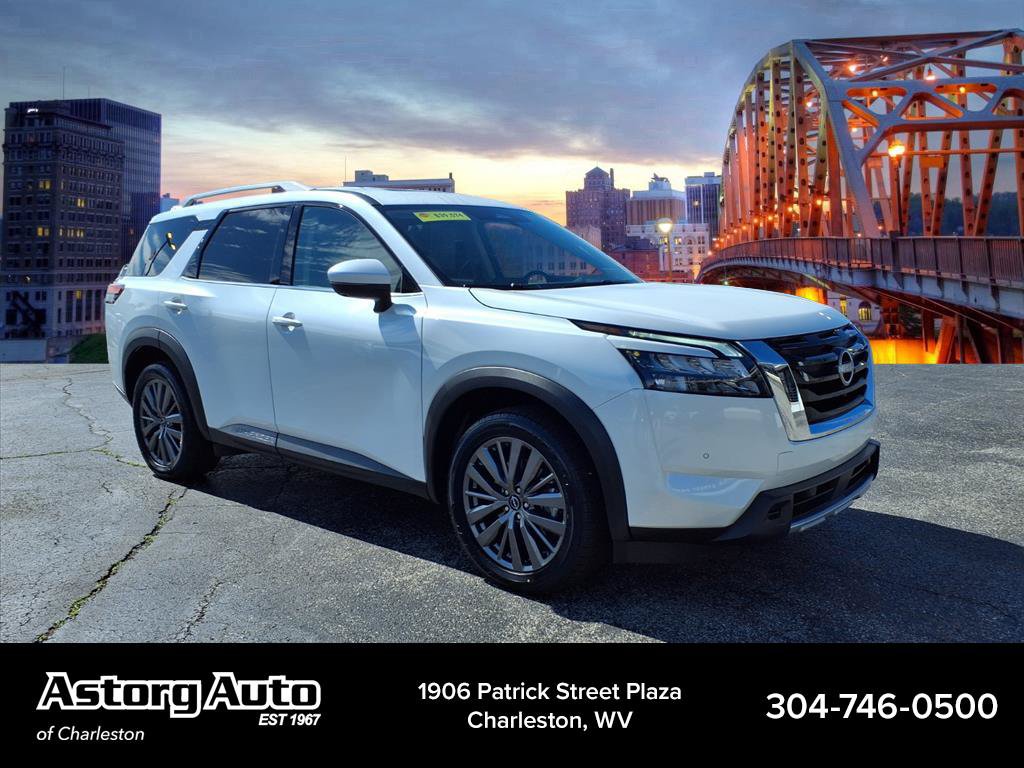 Used 2025 Nissan Pathfinder SL w/ SL Premium Package AWD/4WD image 1