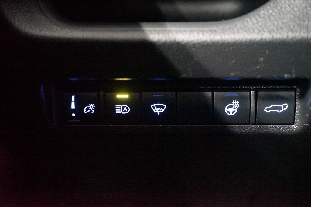 Used 2020 Toyota RAV4 XLE image 23