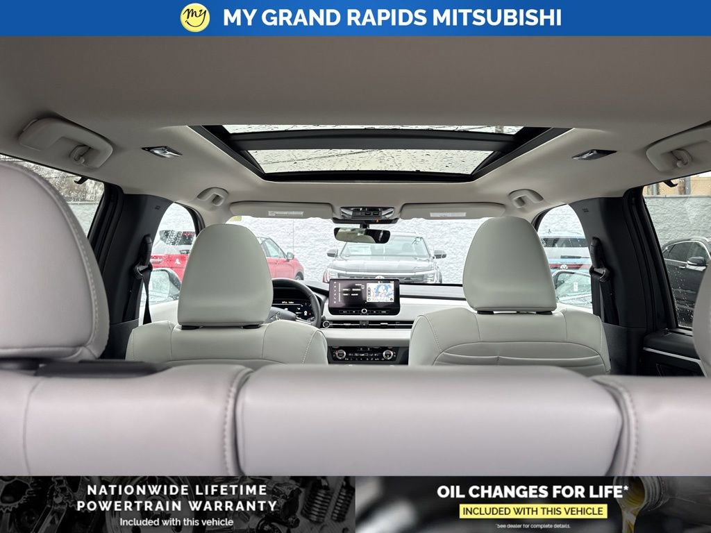 New 2026 Mitsubishi Outlander SEL image 17