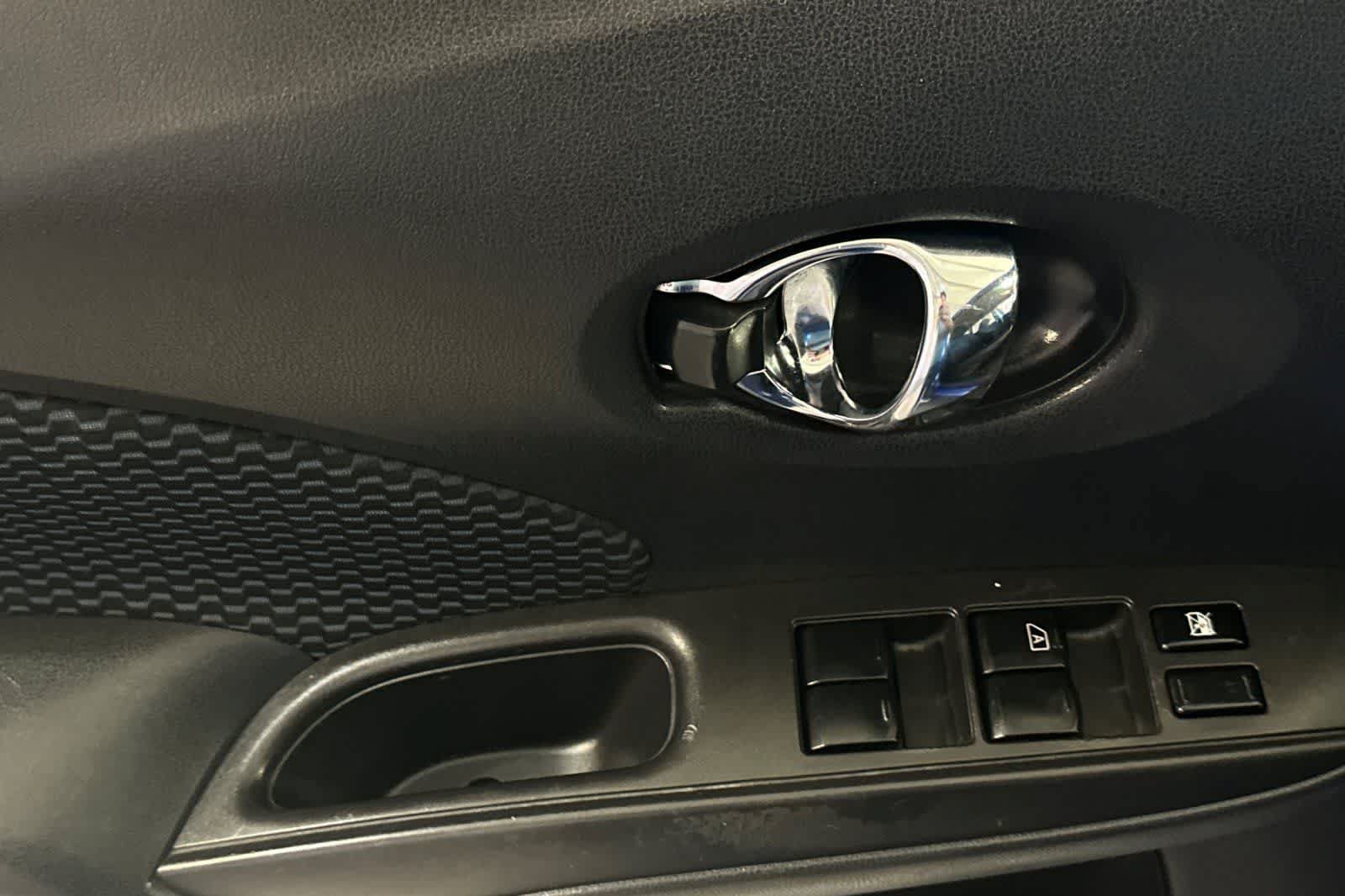 Used 2016 Nissan Versa Note SV FWD image 13