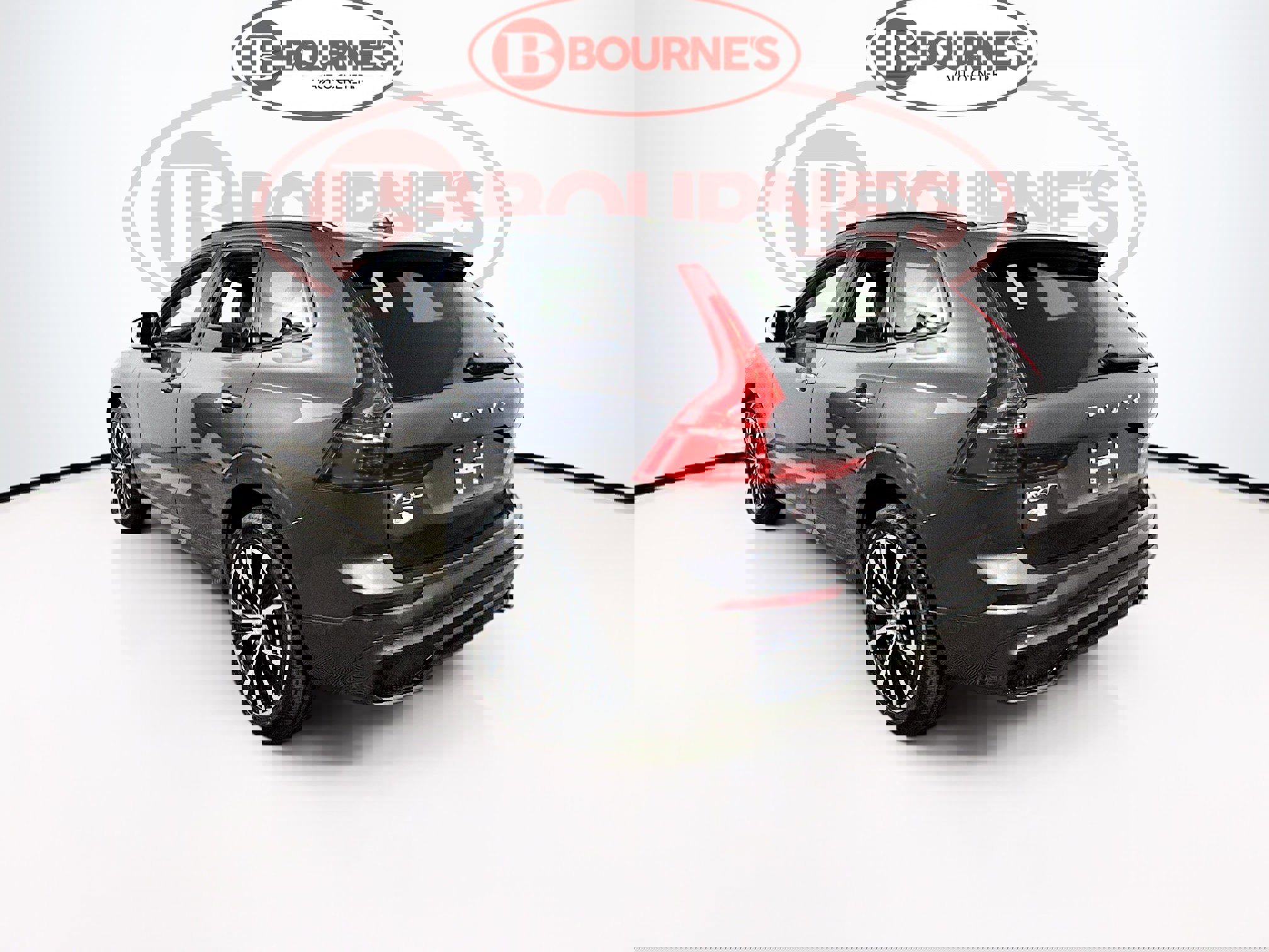 Used 2025 Volvo XC60 B5 Plus image 8