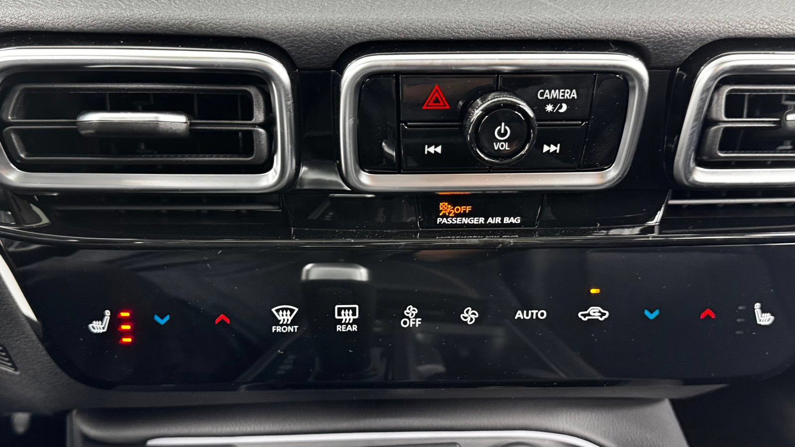 New 2026 Nissan Sentra SR w/ SR Premium Package FWD image 25