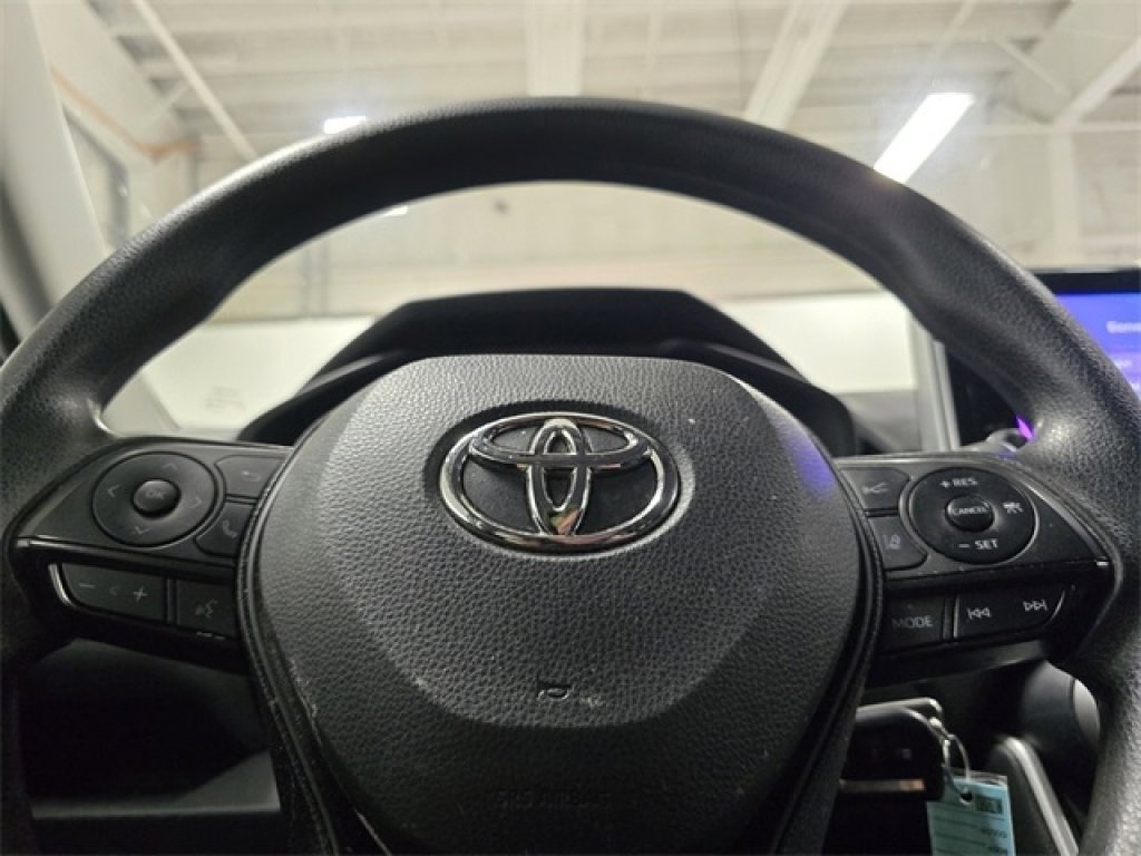 Used 2023 Toyota RAV4 LE image 23