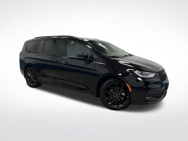 Used 2025 Chrysler Pacifica Limited image 40