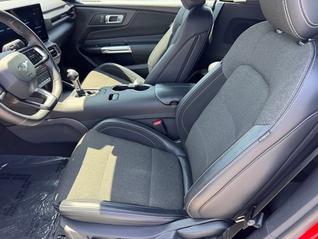 Used 2025 Ford Mustang Convertible RWD image 12