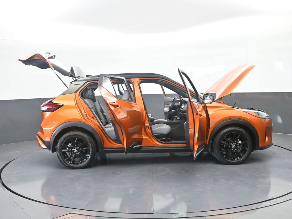 Used 2023 Nissan Kicks SR w/ SR Premium Package FWD image 76