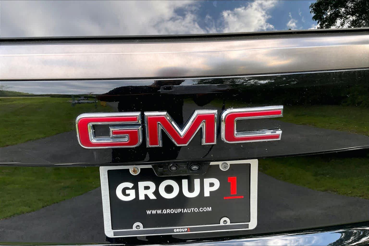 Used 2025 GMC Yukon AT4 Ultimate w/ LPO, Floor Liner Package AWD/4WD image 31