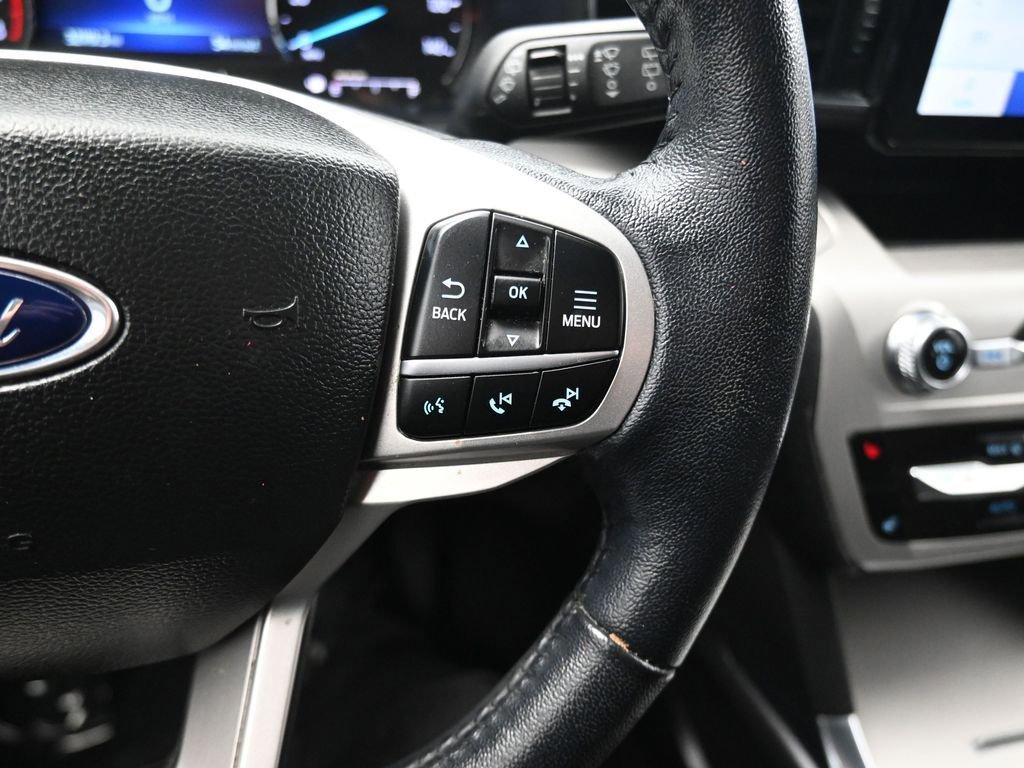 Used 2022 Ford Explorer XLT w/ Equipment Group 202A image 27
