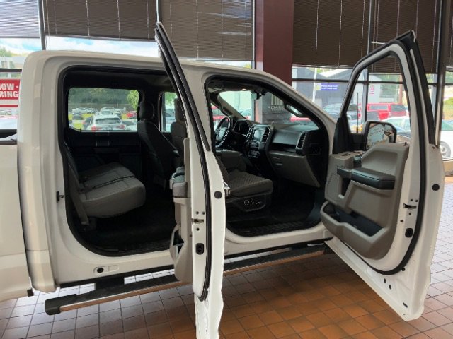 Used 2017 Ford F150 XLT w/ Equipment Group 302A Luxury AWD/4WD image 35