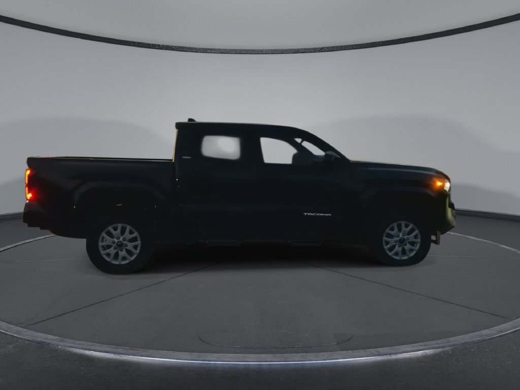 Used 2025 Toyota Tacoma SR5 AWD/4WD image 9