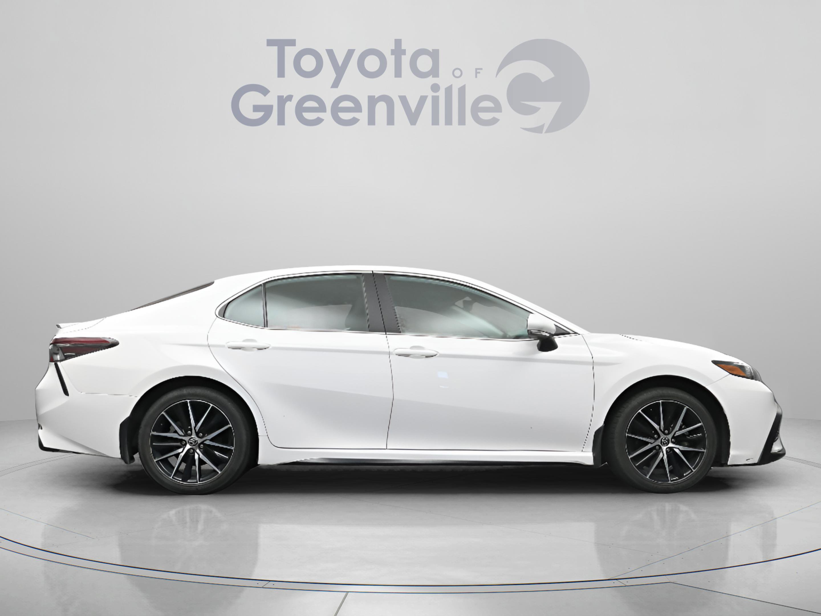 Certified 2024 Toyota Camry SE FWD image 17