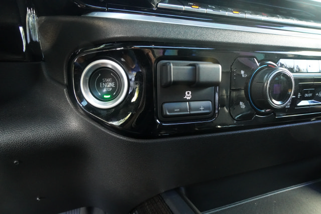 Used 2022 Chevrolet Silverado 1500 RST AWD/4WD image 23