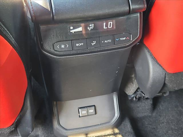 Used 2024 Toyota Highlander XSE AWD/4WD image 25