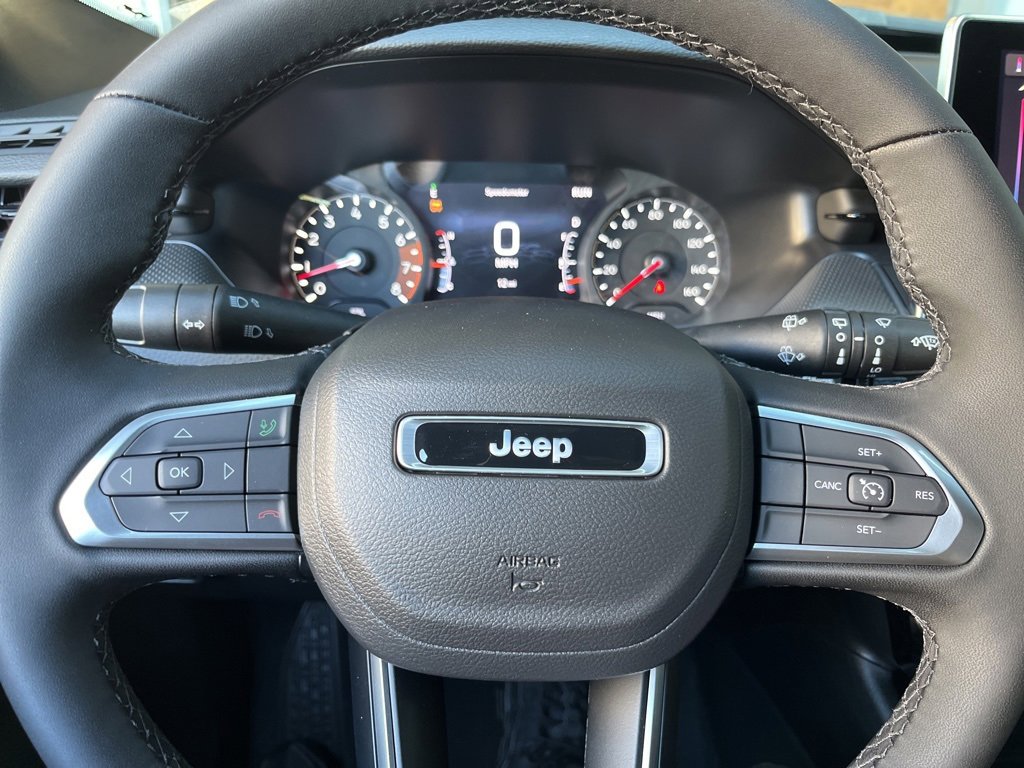 New 2026 Jeep Compass Latitude image 39