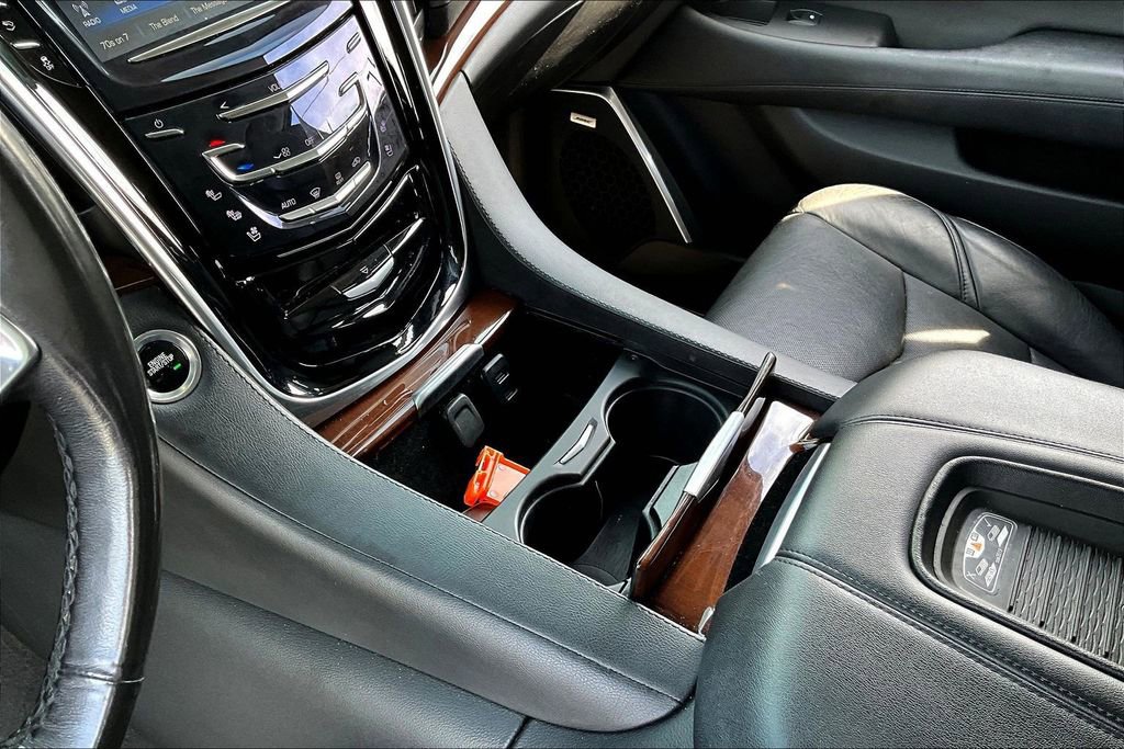 Used 2020 Cadillac Escalade ESV Premium Luxury image 15