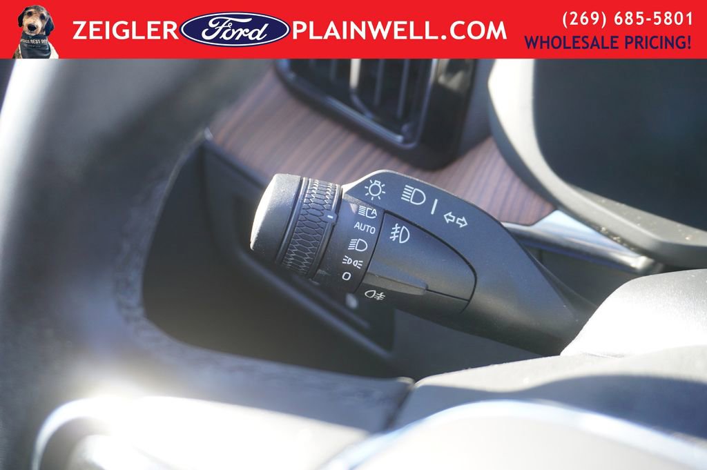Used 2023 Volvo XC60 T8 Plus w/ Protection Package Premier image 26