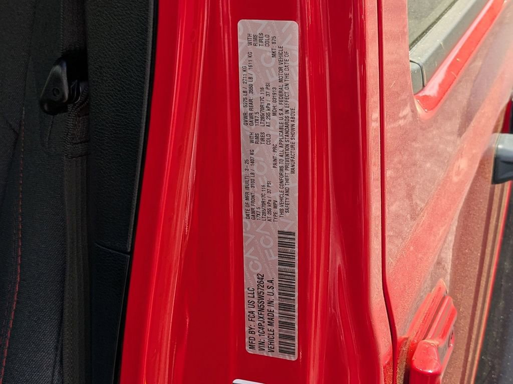 Used 2025 Jeep Wrangler Unlimited Rubicon image 21