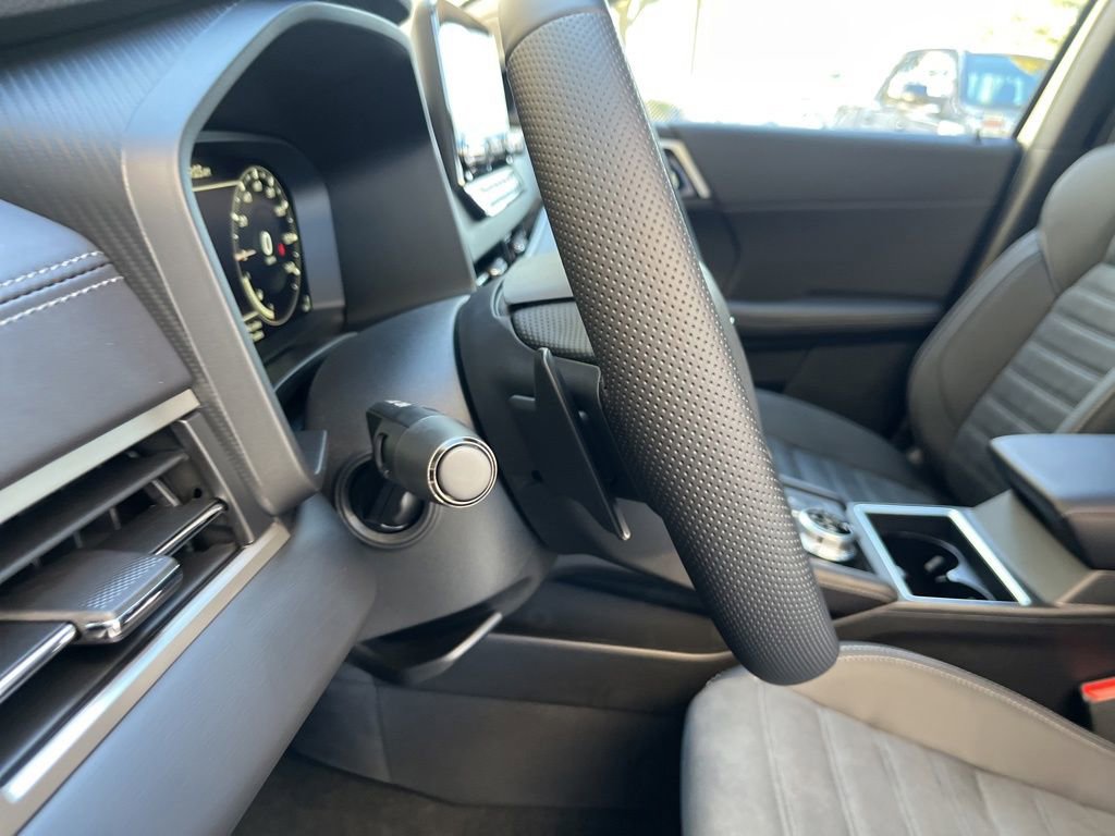 New 2025 Mitsubishi Outlander SE image 34