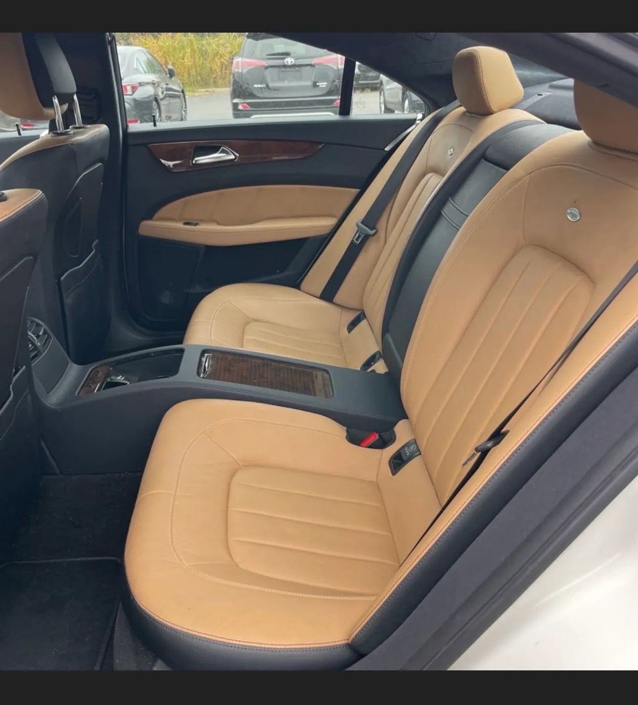 Used 2012 Mercedes-Benz CLS 550 4MATIC image 3