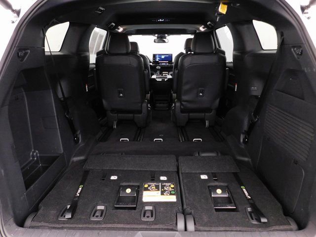 Used 2025 Toyota Sienna XSE image 23