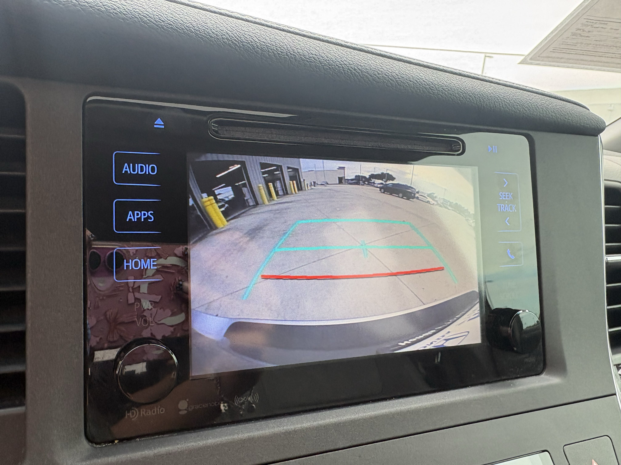 Used 2017 Toyota Sienna XLE FWD image 17
