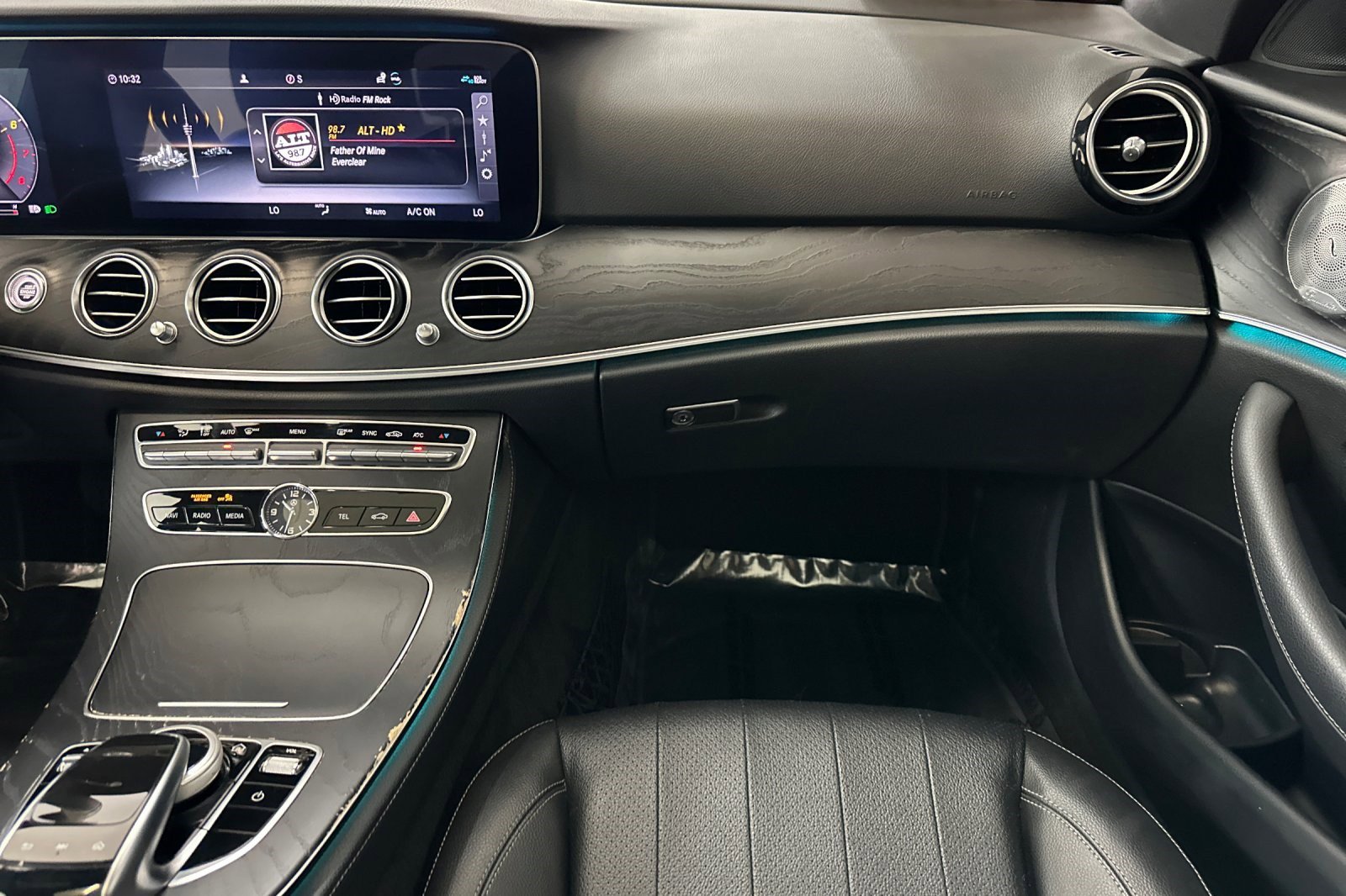 Used 2019 Mercedes-Benz E 300 image 30