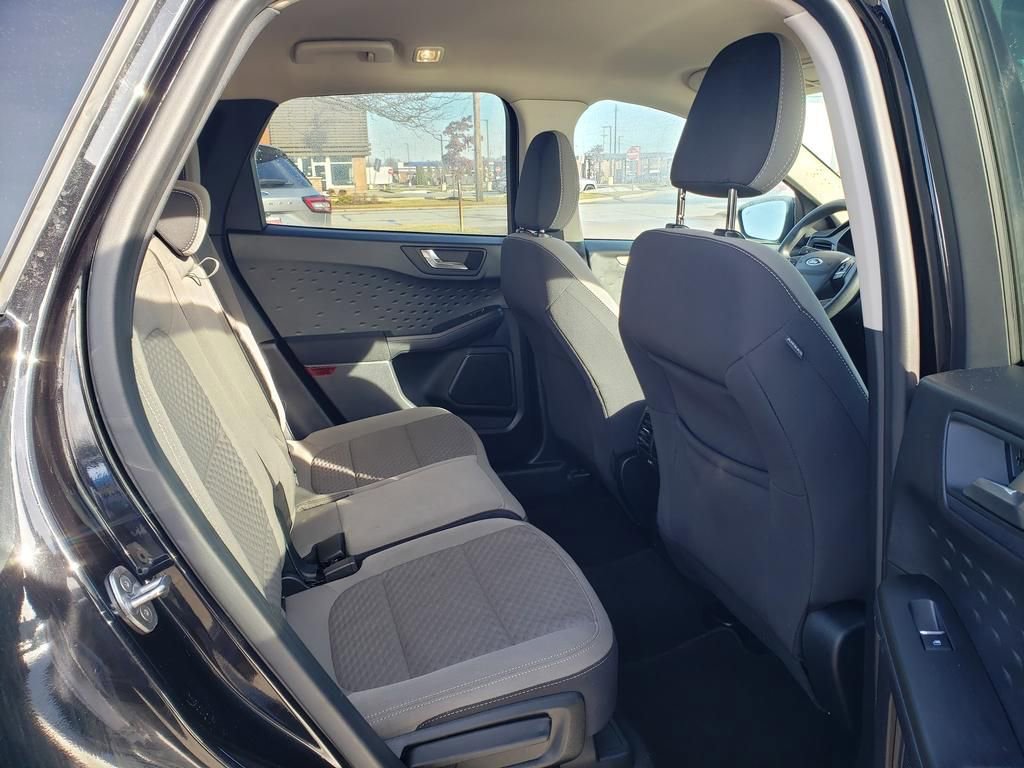 Used 2020 Ford Escape SE image 23