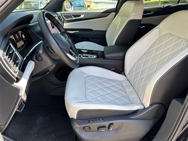 Used 2025 Volkswagen Atlas Cross Sport SEL Premium R-Line image 9