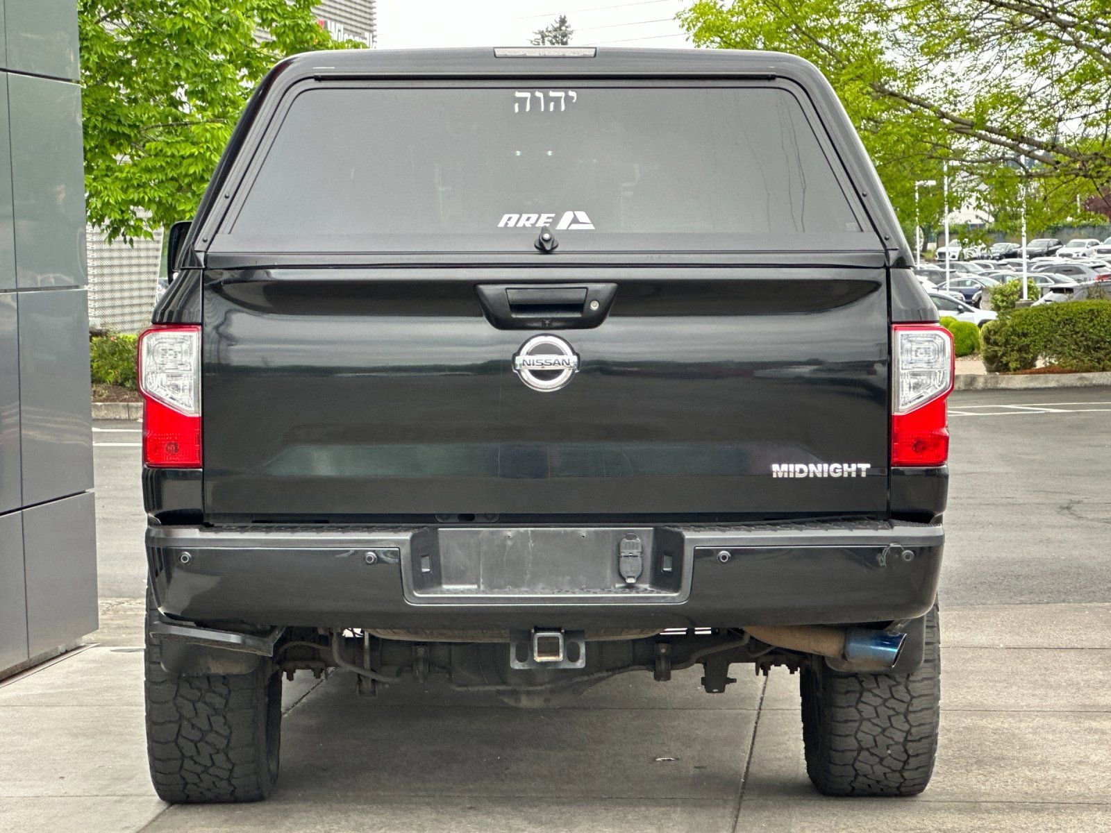 Used 2017 Nissan Titan PRO-4X w/ Pro-4x Convenience Package AWD/4WD image 4