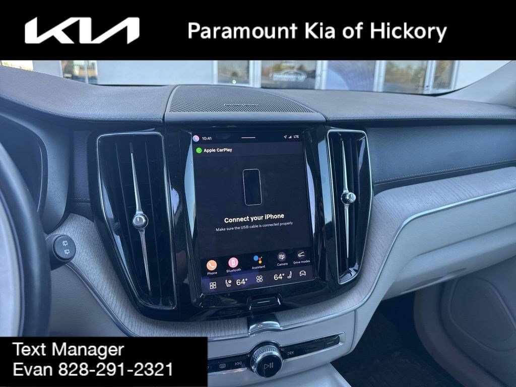 Used 2022 Volvo XC60 T8 Inscription image 8