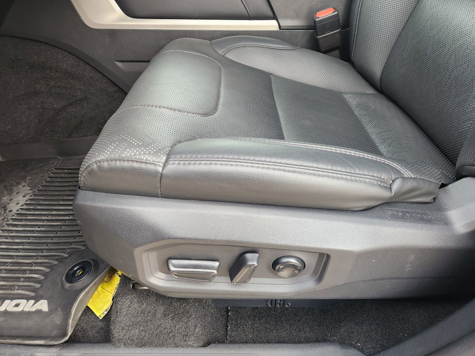 Used 2023 Toyota Sequoia Limited image 29