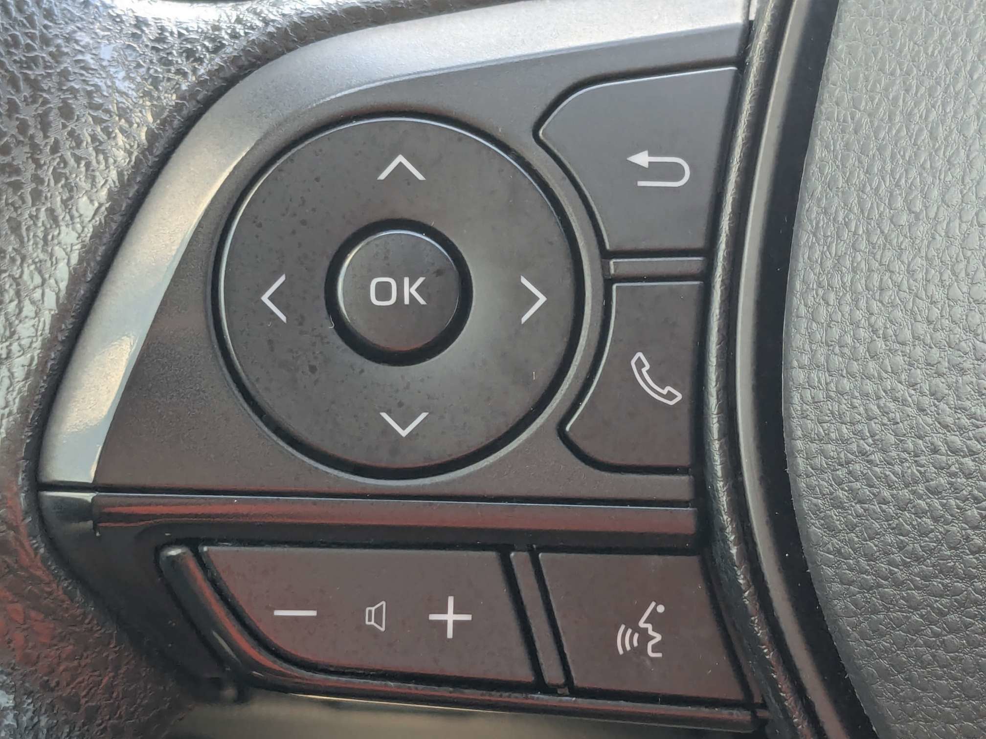 Used 2023 Toyota Corolla LE FWD image 31